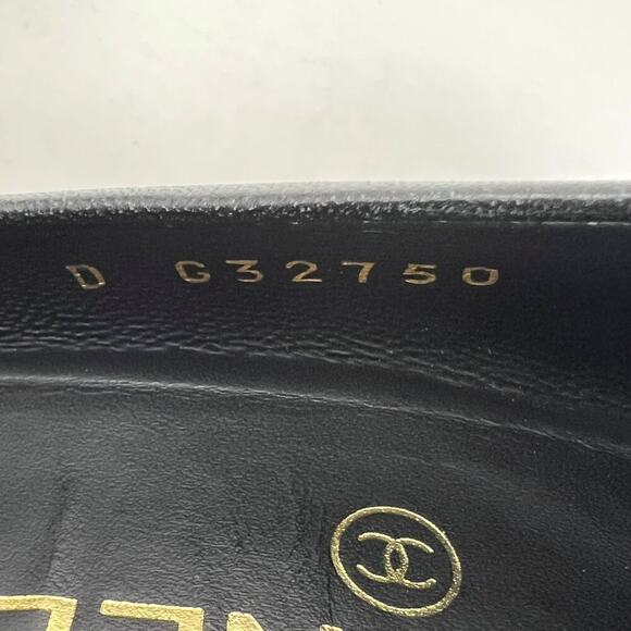 Chanel Black Leather Cap Toe Pearl Heel Pumps – Size 39 - Picture 7 of 10